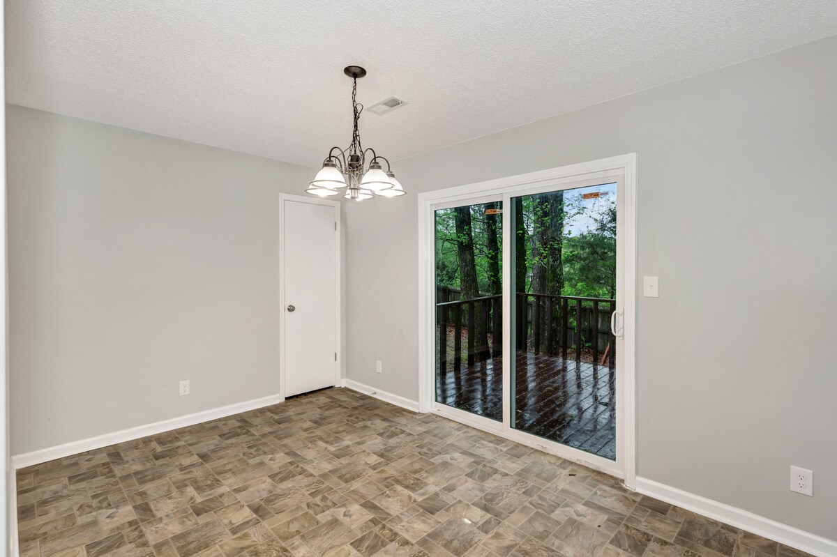 Building Photo - 3909 Fair Oak Ln SW