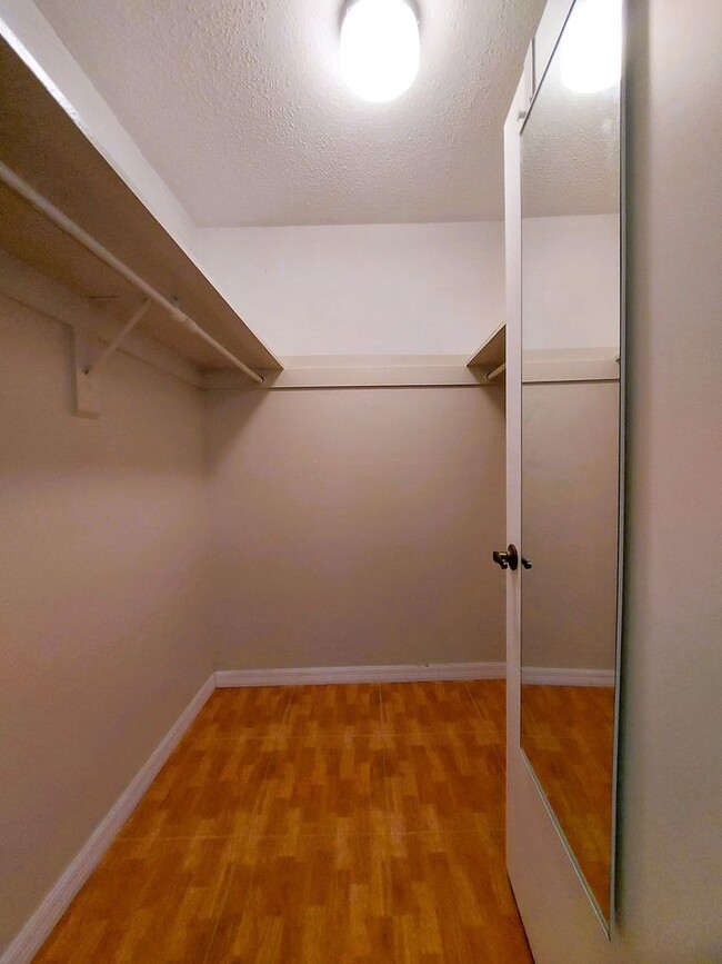 Building Photo - Charming and spacious 1BR Condo in the hea...