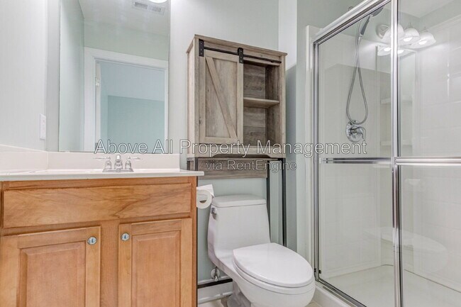 Building Photo - 2041 Jadewood Dr