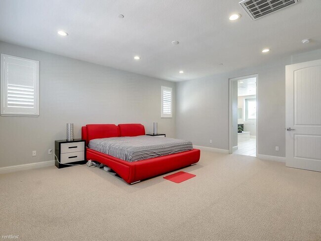 Building Photo - 33451 Bronco Loop