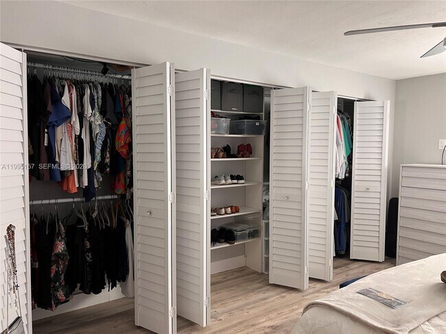 Building Photo - 1561 NE 12th Terrace