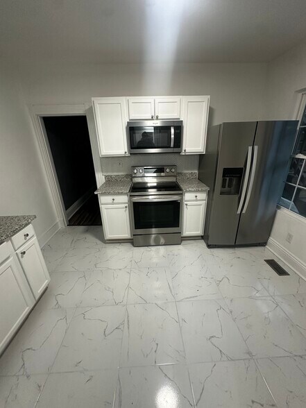 Primary Photo - 3016 Williams St
