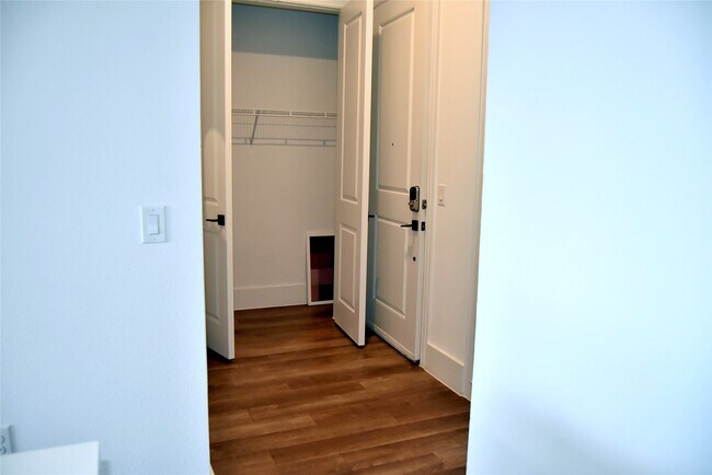 Building Photo - 1508 Blodgett St