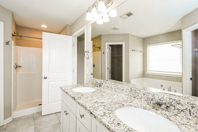 Building Photo - 41 Moss Way