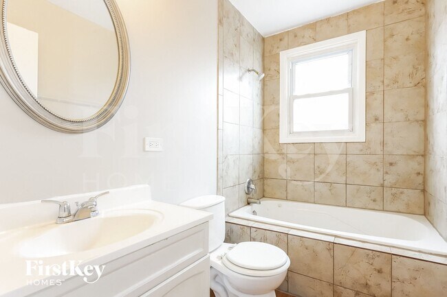 Building Photo - 3028 W 141st St