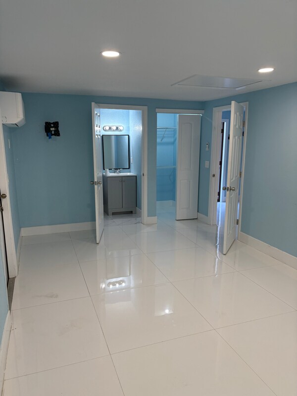 Building Photo - 2025 56th Ave