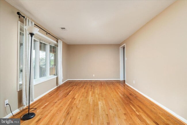 Building Photo - 716 Gafia Lodge Rd