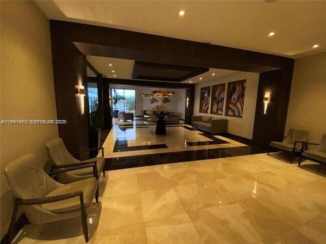 Building Photo - 20515 E Country Club Dr