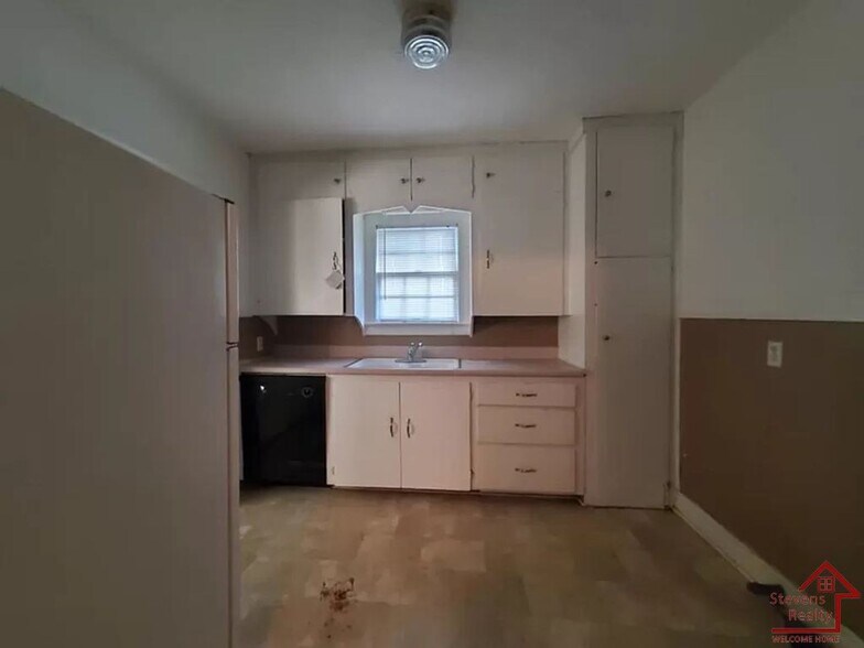 Building Photo - 1308 Virginia Ave