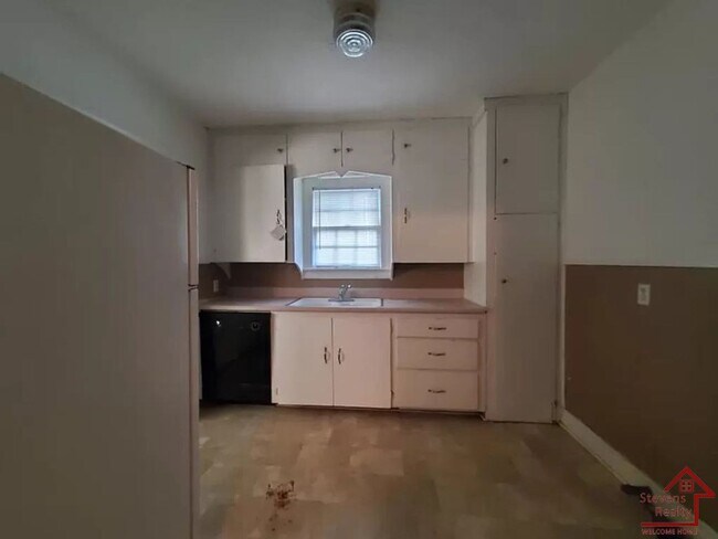 Building Photo - 1308 Virginia Ave