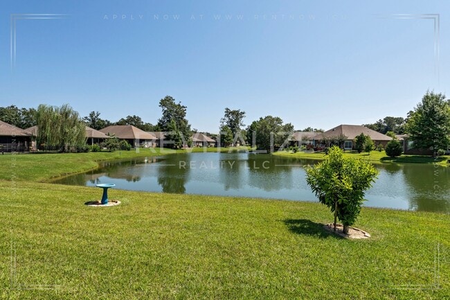 Building Photo - Stunning 3/2 in Foley Gated Community