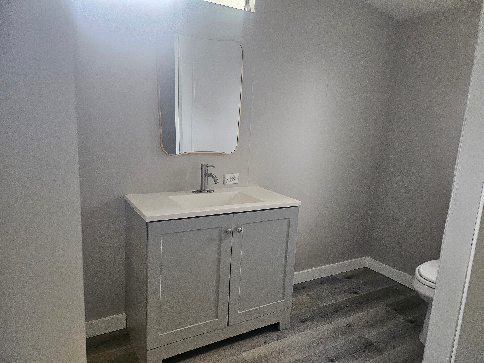 Building Photo - 8405 Vining St