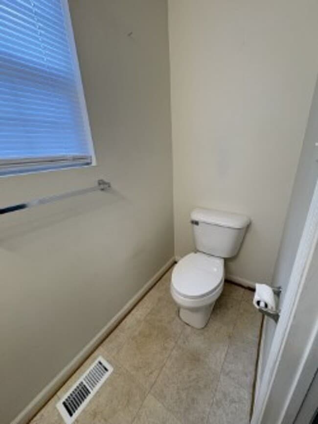 Building Photo - Huntersville