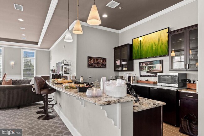 Building Photo - 2022 Crescent Wy