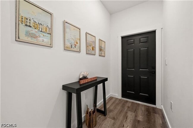 Building Photo - 716 Gordon Ave S