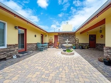 Building Photo - 1264 Vista Del Osos
