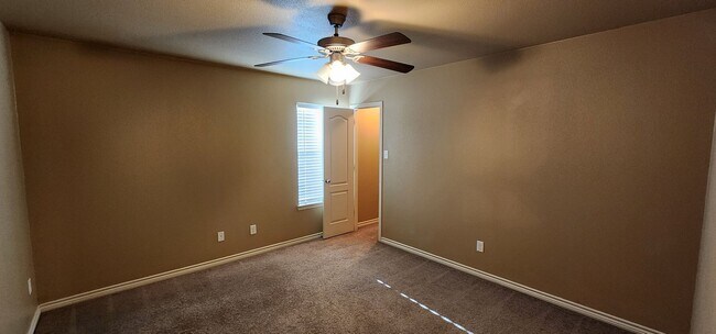 Building Photo - Beautiful 2 bed/2 bath near Clear Creek