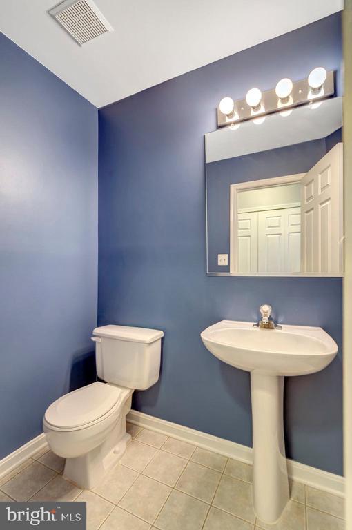 Building Photo - 5964 Norham Dr