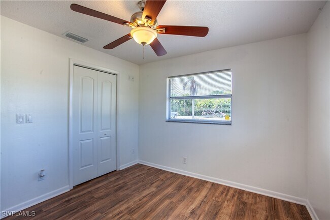 Building Photo - 8109 Sanibel Blvd