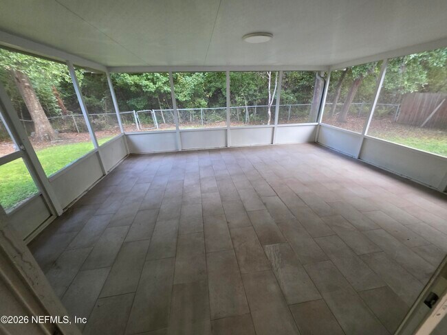 Building Photo - 8219 Teaticket Dr
