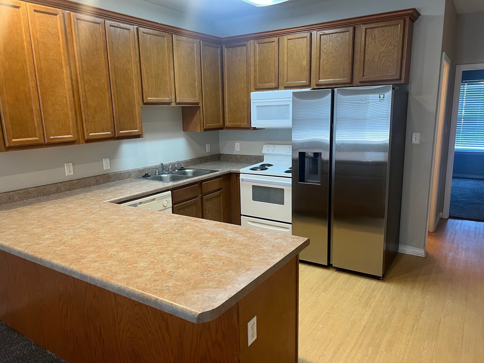 Kitchen - 2416 Gladiolus St