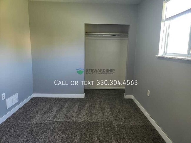 Building Photo - 15257 Lincoln Way W