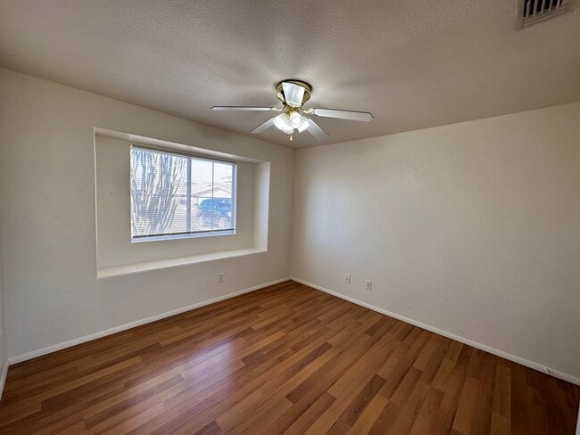 Building Photo - Great 3 Bedroom, 2 Bath Home Centrally located in Kingman!