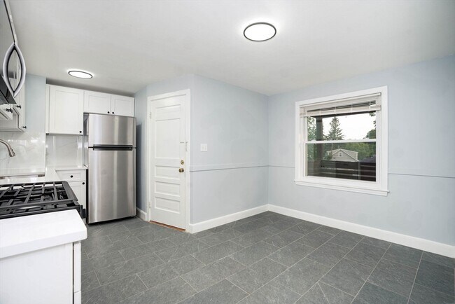 Building Photo - 25 Langley Cir