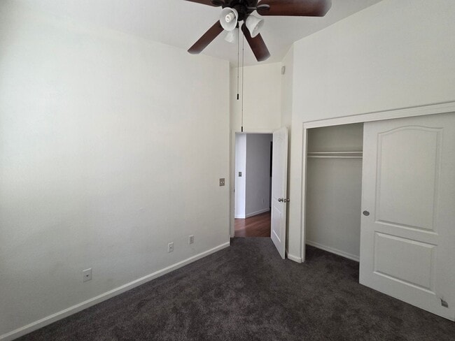 Building Photo - 2 bed / 2 Bath Townhouse in Mesa!