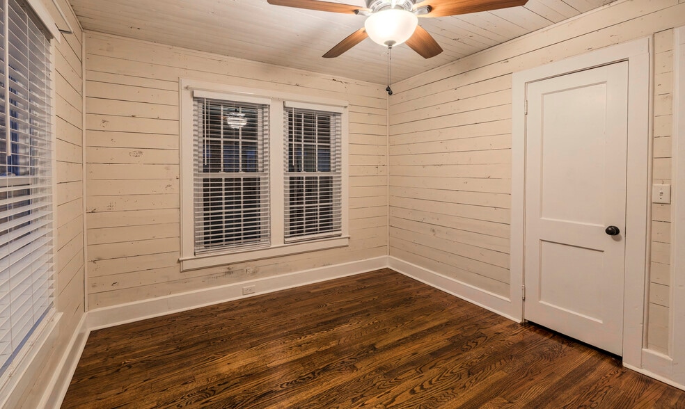 Building Photo - 104 Rosewood Dr