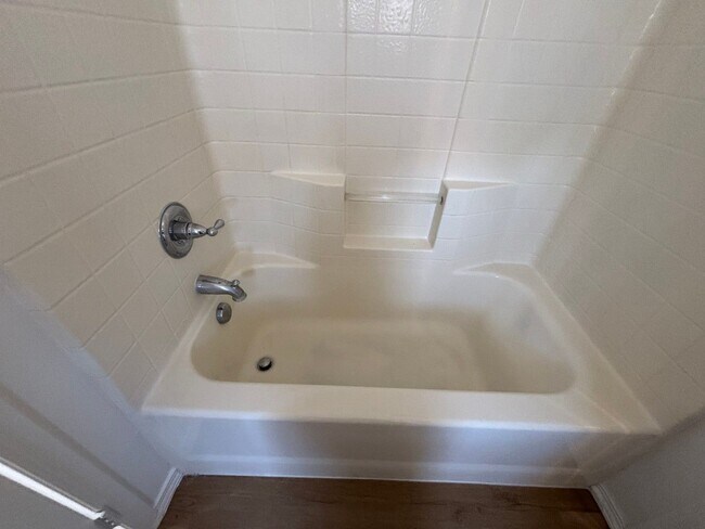 Building Photo - Charming 3-Bedroom Home with Modern Comfor...