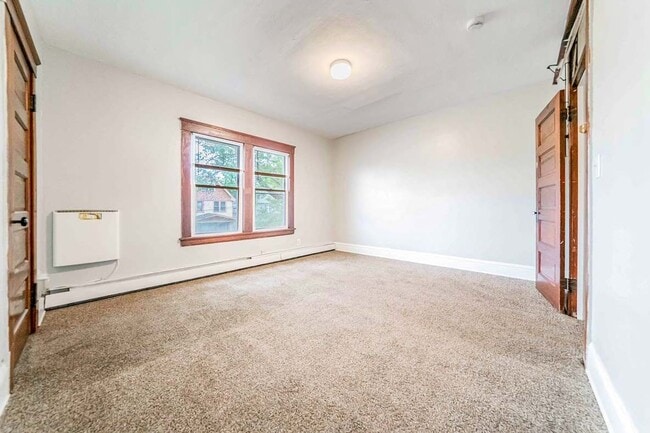Building Photo - 2020 W 99th St