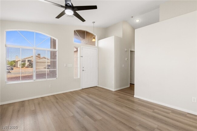 Building Photo - 917 Blue Arroyo Dr