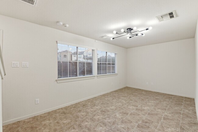 Building Photo - 3209 Clearview Cir