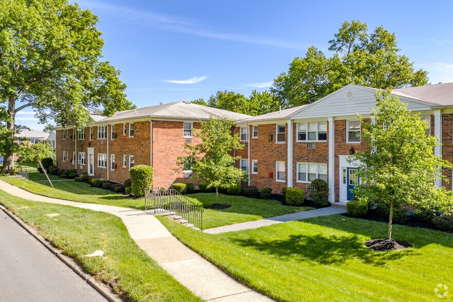 Building Photo - Meadowbrook Garden Apartments
