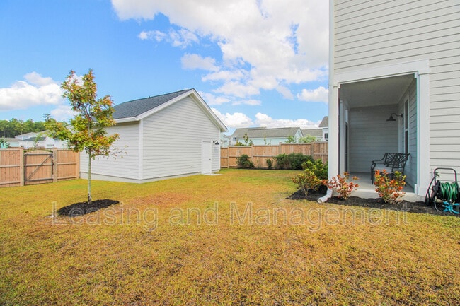 Building Photo - 286 Great Lawn Dr