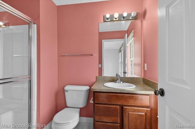 Building Photo - 3255 Camden Dr