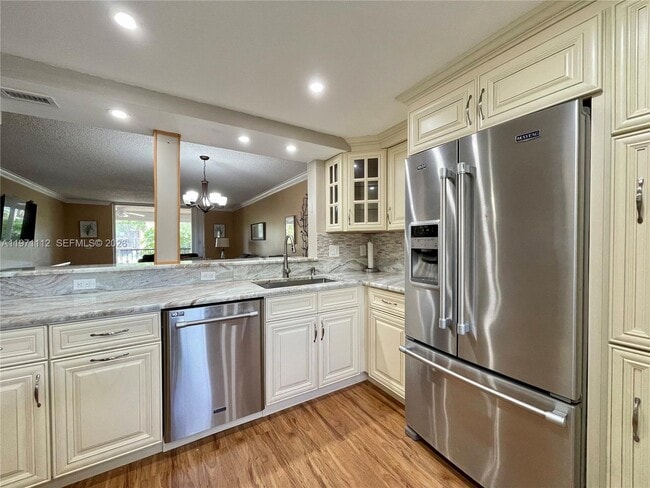 Building Photo - 7340 Lake Cir Dr