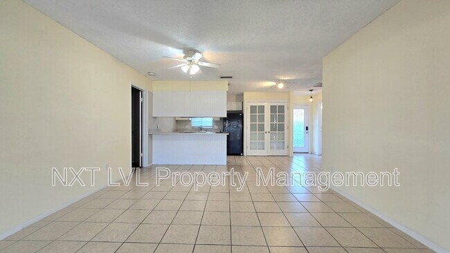 Building Photo - 4261 Island Cir