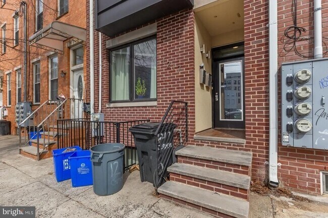 Building Photo - 1217 Green St