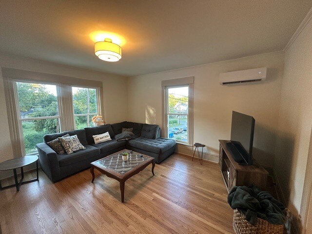 Building Photo - 709 S Church St