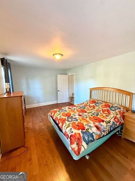 Building Photo - 22 Valley Creek Dr SW