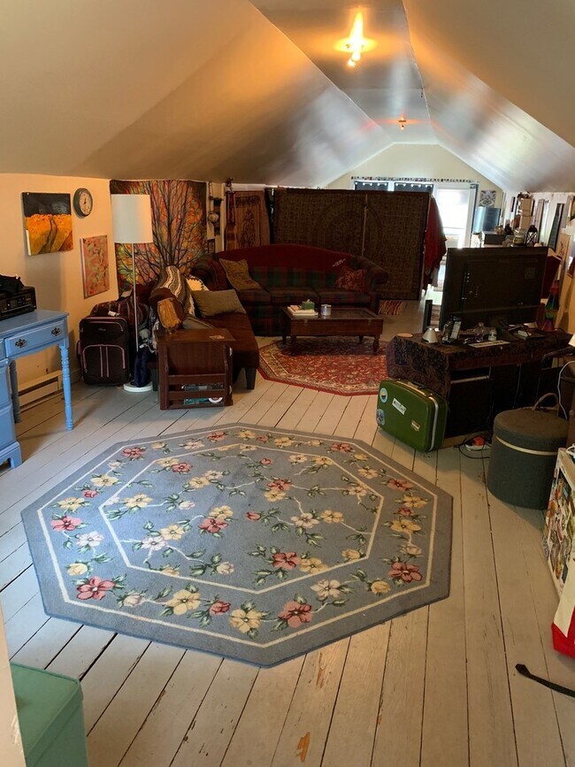 Building Photo - 176 Clinton St