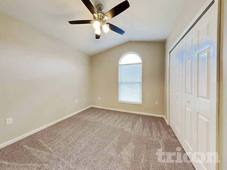 Building Photo - 3124 58th Terrace E