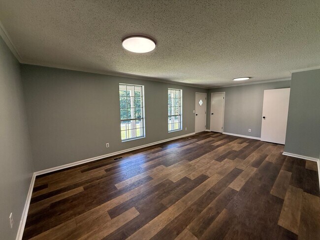 Building Photo - CHARMING UPDATED HOME FOR RENT IN GUNTERSV...