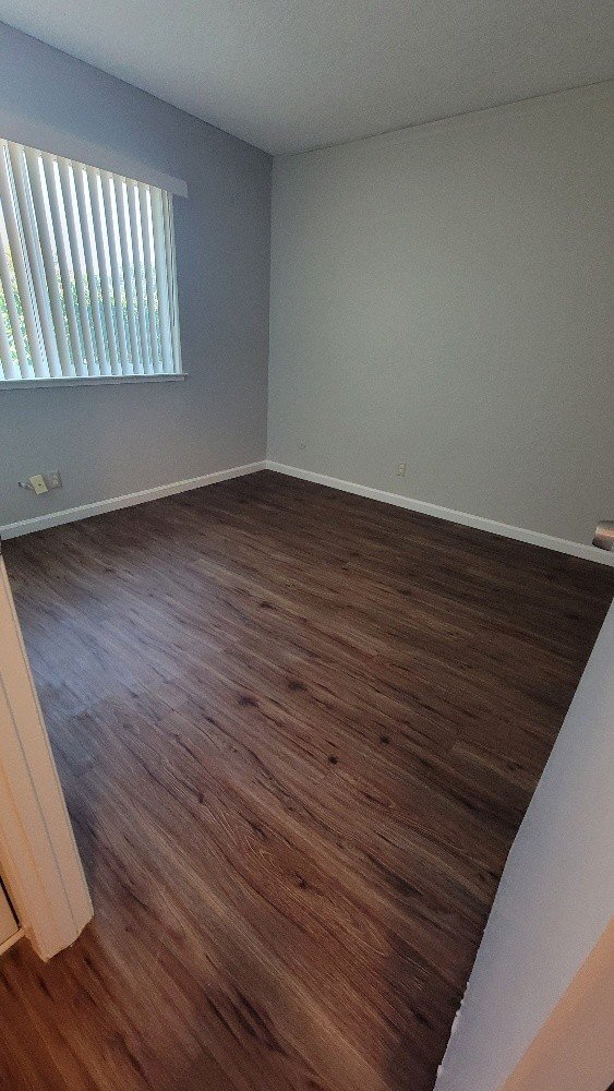 Building Photo - Wonderful and newly updated 3 bedroom 2 ba...