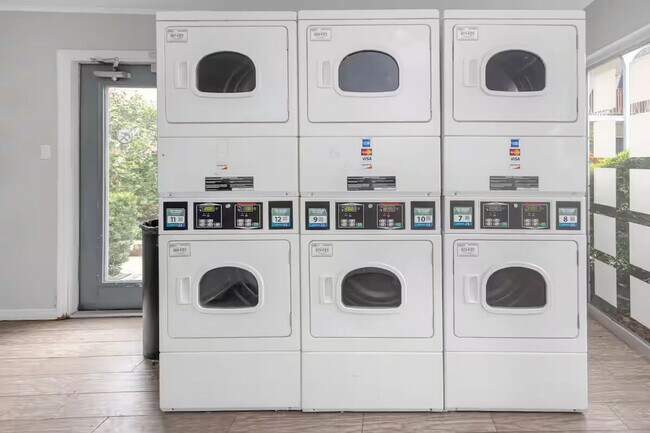 Building Photo - 4301 W Cleveland St