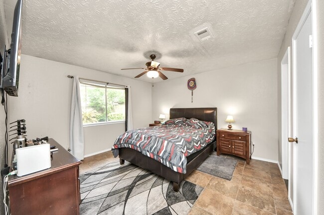 Building Photo - 12218 Taylors Crossing Dr