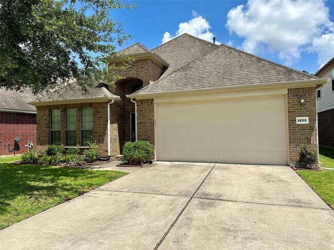Building Photo - 25323 Lisburn Dr