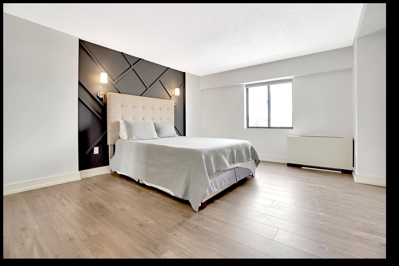 Building Photo - 10 N Wood Ave